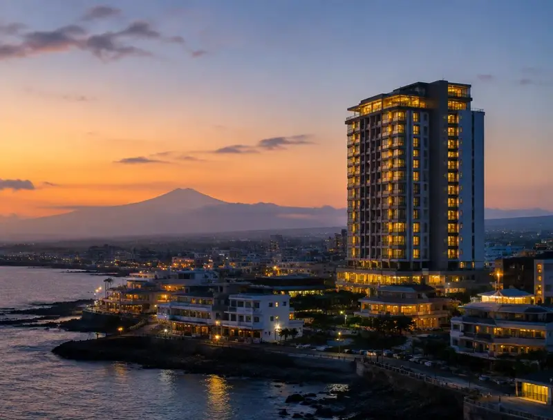 济州市区海边的高层酒店黄昏景色(示意图)